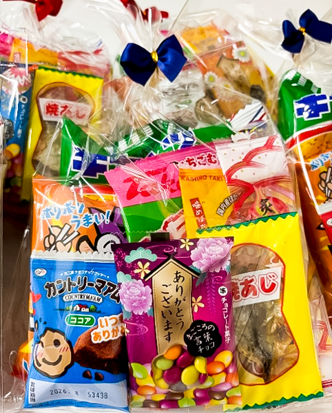 駄菓子屋みなとの様子