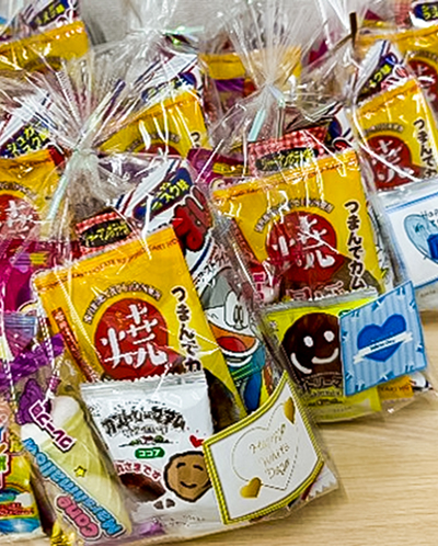 駄菓子屋みなとの様子